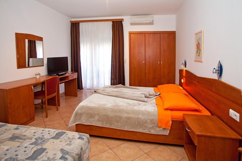 Guesthouse Villa Adria Malinska Extérieur photo