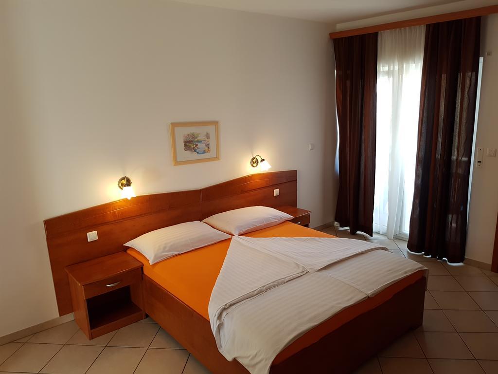 Guesthouse Villa Adria Malinska Extérieur photo
