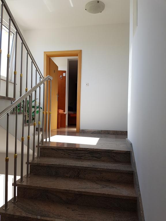 Guesthouse Villa Adria Malinska Extérieur photo