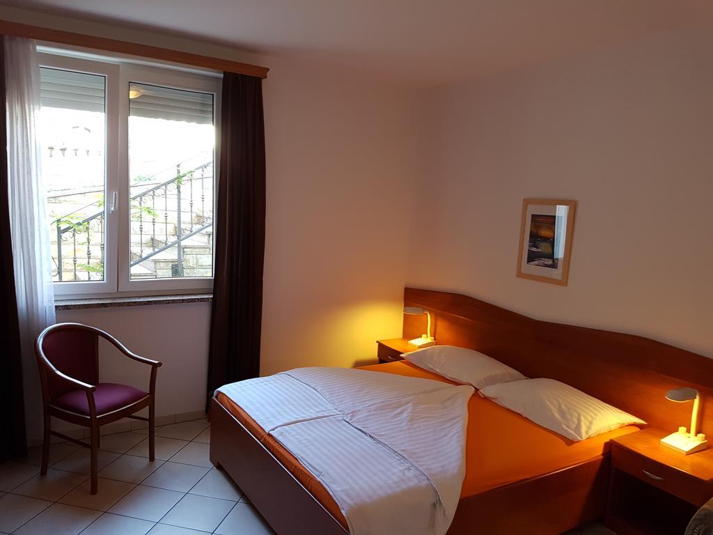 Guesthouse Villa Adria Malinska Extérieur photo