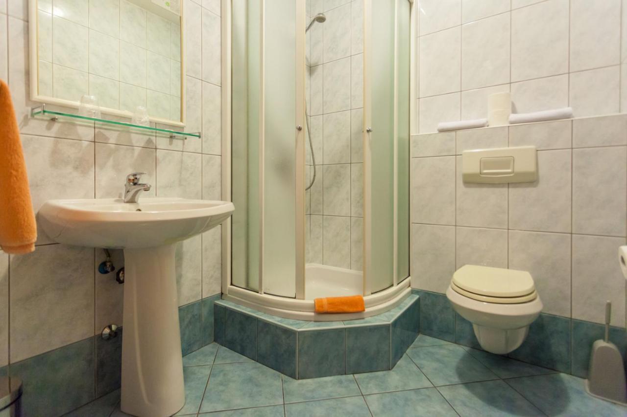 Guesthouse Villa Adria Malinska Extérieur photo