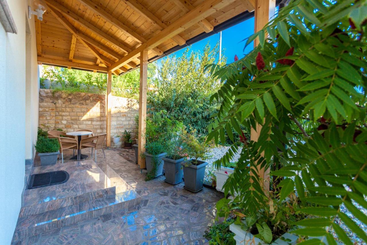 Guesthouse Villa Adria Malinska Extérieur photo