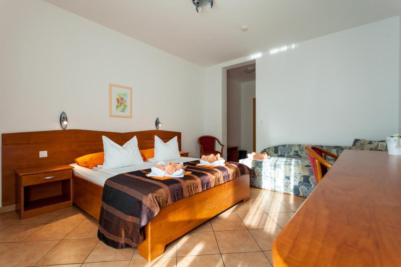 Guesthouse Villa Adria Malinska Extérieur photo