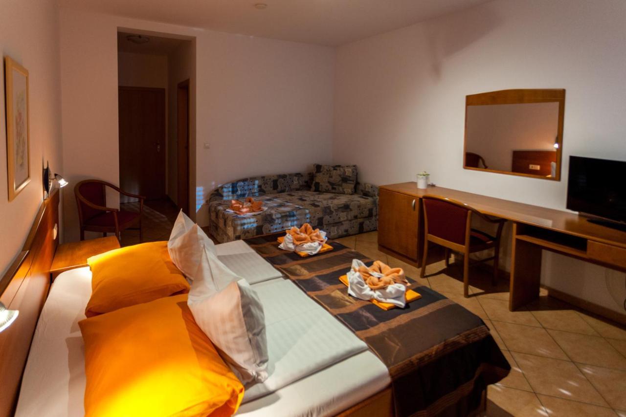 Guesthouse Villa Adria Malinska Extérieur photo