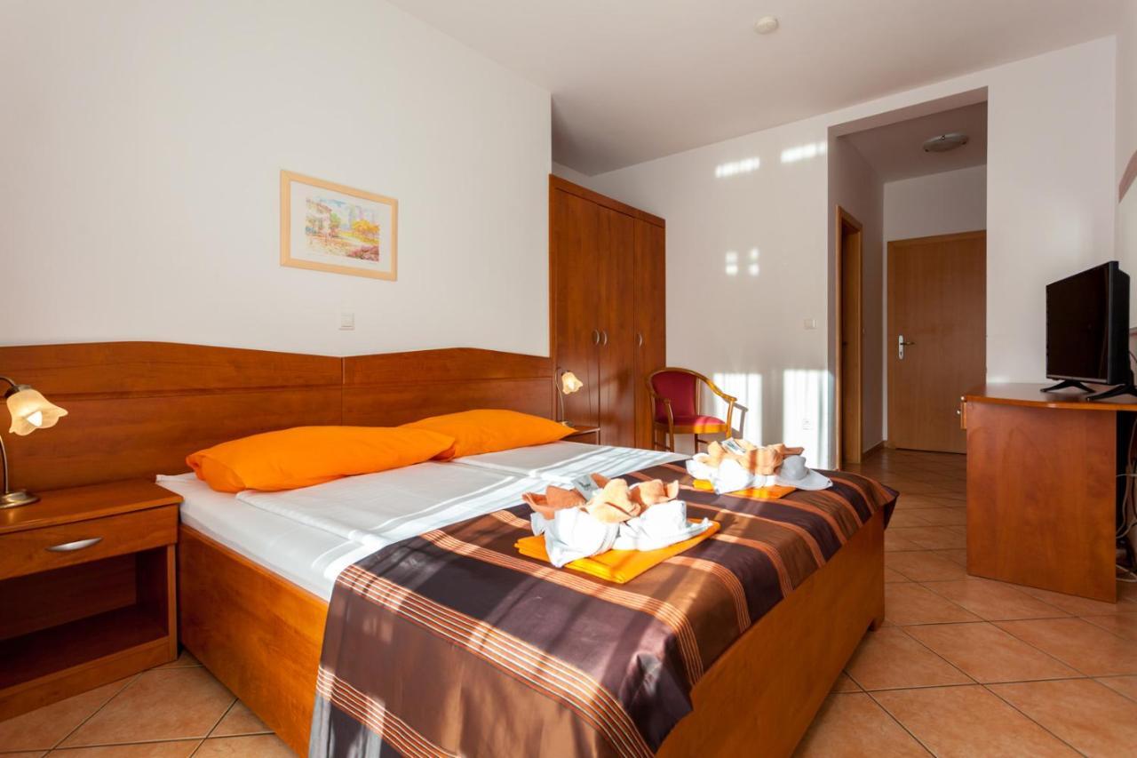 Guesthouse Villa Adria Malinska Extérieur photo